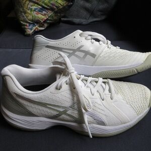 Asics Solution Swift FF (worn once) white/silver women's 8